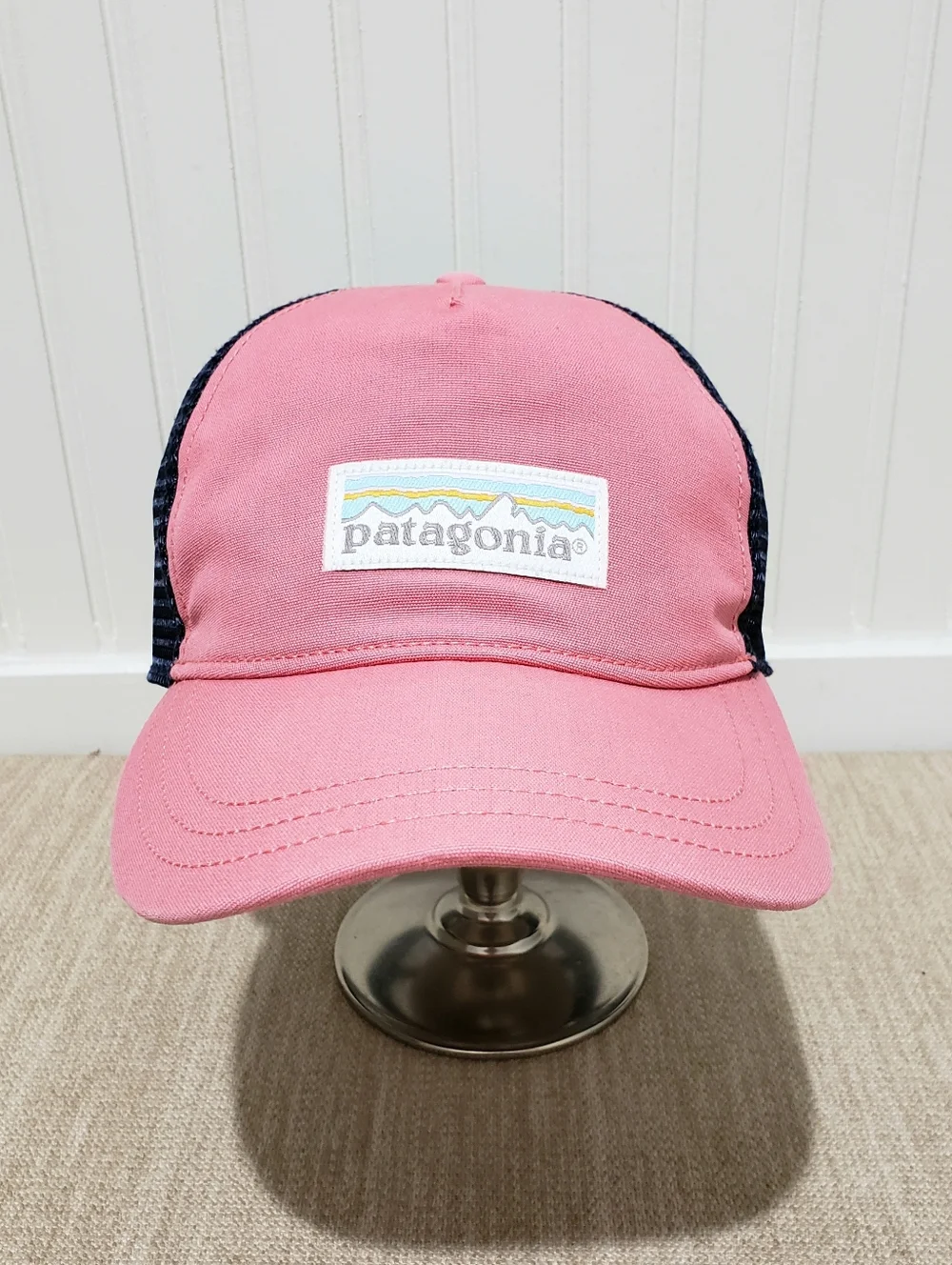 PATAGONIA Women's Mesh Snap-Back Embroidered Logo Trucker Cap (ALL) Pink/Navy